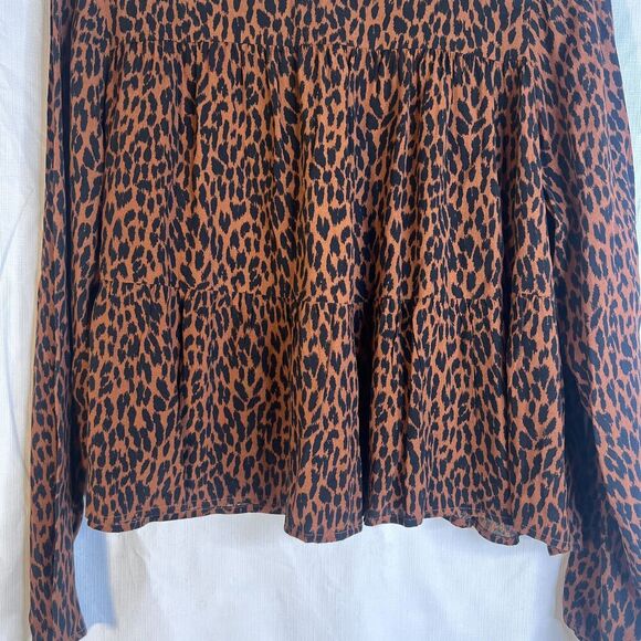 GAP Brown Black Animal Print Ruffled Aline Cropped Blouse Size Medium Petite - Picture 6 of 8